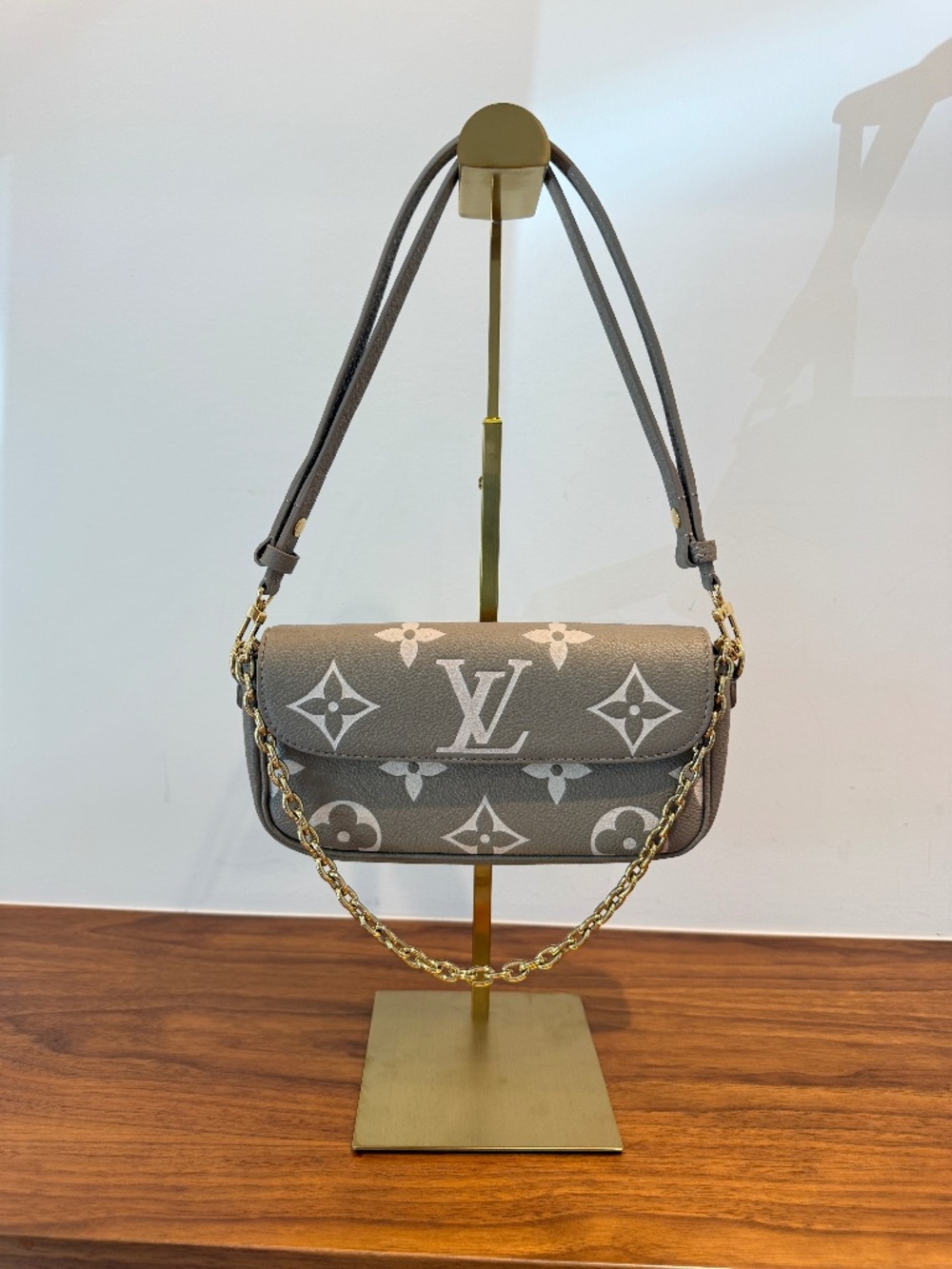 Louis Vuitton Empreinte Monogram Ivy in Turtledove and Cream